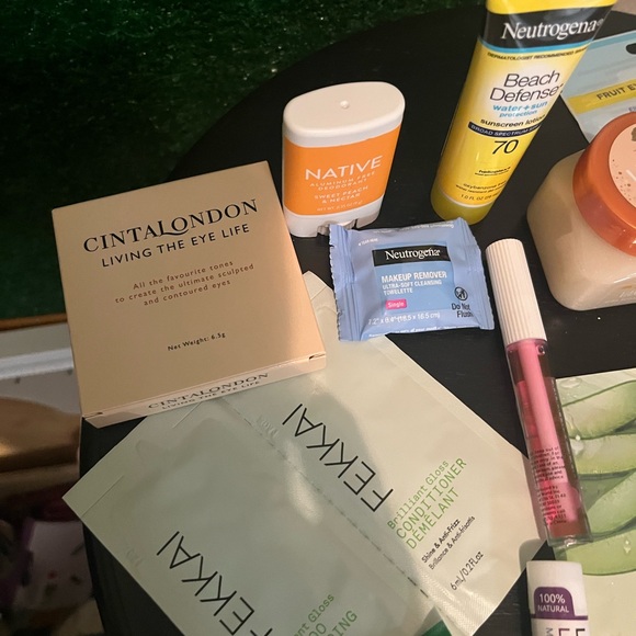 Beauty Bundle - Picture 3 of 3